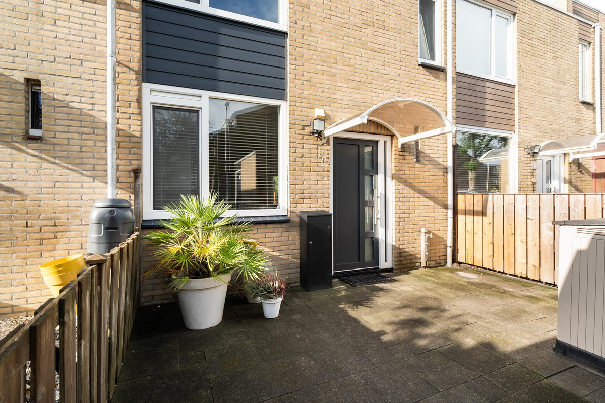 Tussenwoning te koop: Mendelssohnrode 39, Zoetermeer