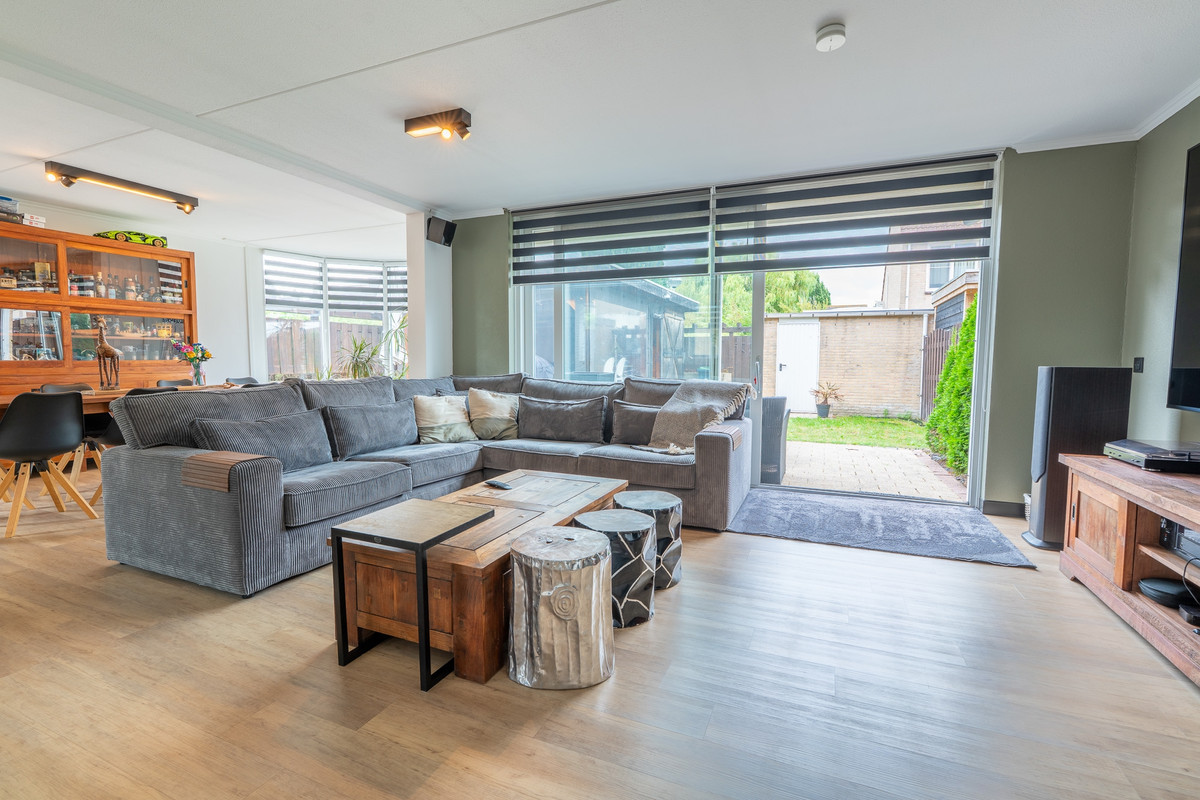 Hoekwoning te koop: Witsandstraat 19, Hellevoetsluis