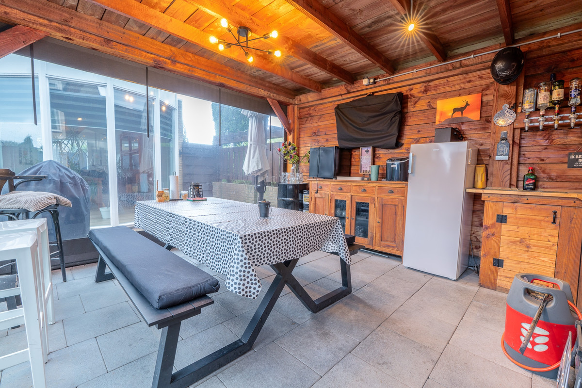 Hoekwoning te koop: Witsandstraat 19, Hellevoetsluis