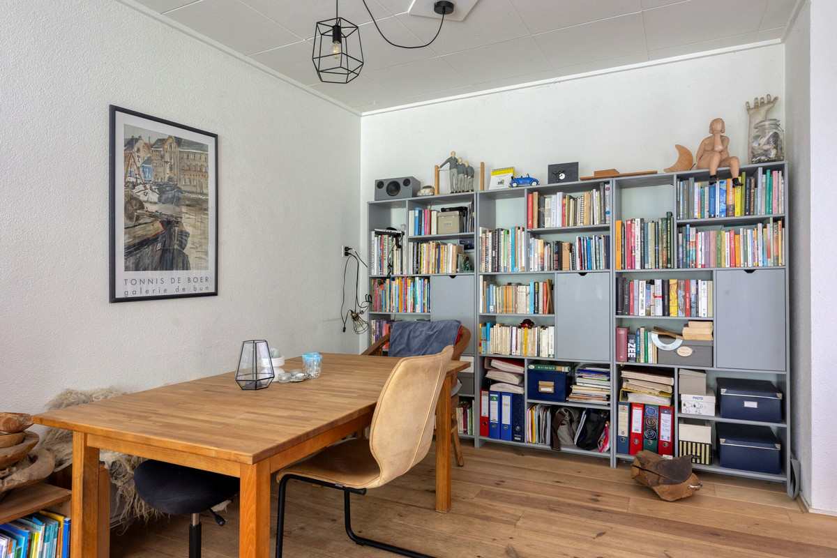 Tussenwoning te koop: Van Der Waalspad 19, Assen