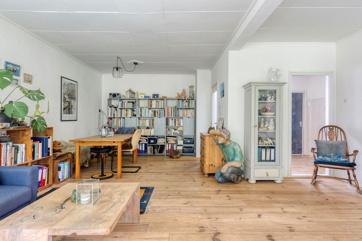 Tussenwoning te koop: Van Der Waalspad 19, Assen