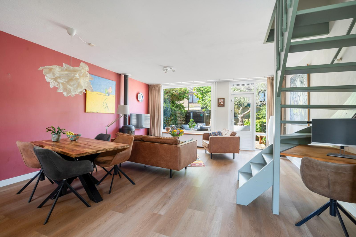Tussenwoning te koop: Vreebos 64, Zoetermeer