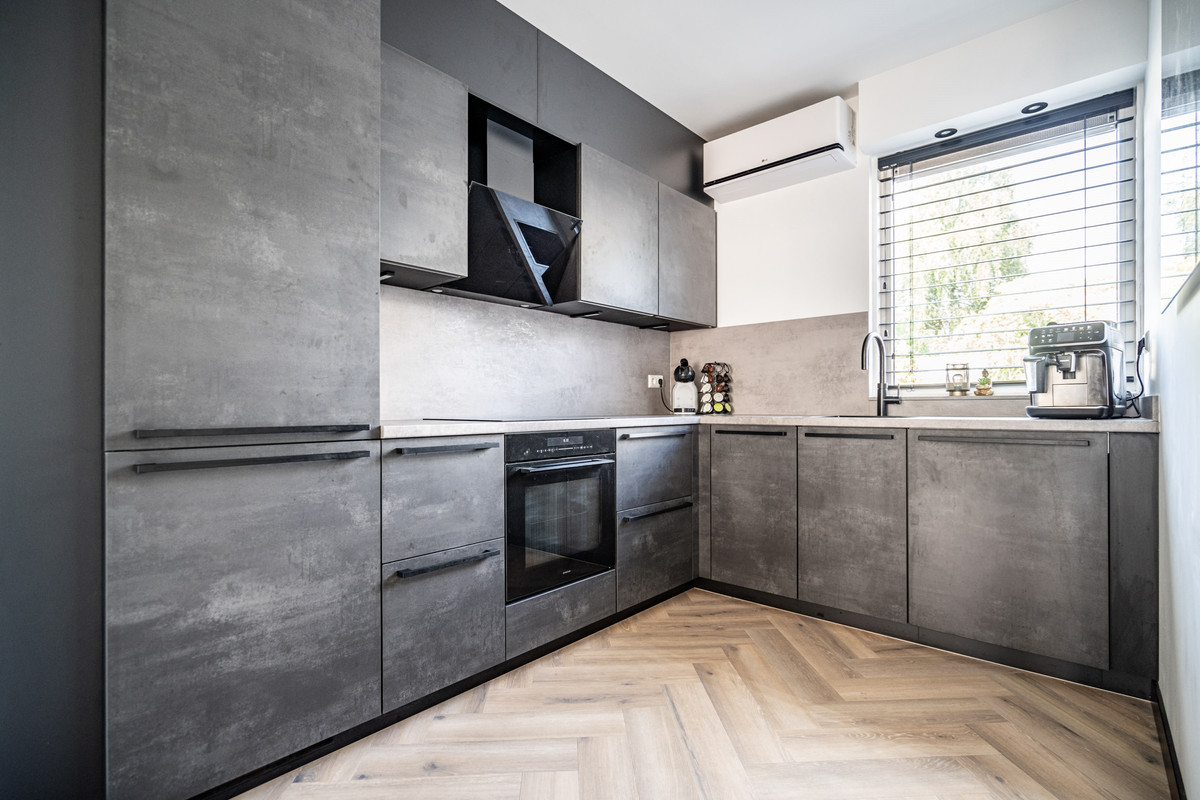 Tussenwoning te koop: Westlanderwerf 3, Leiden