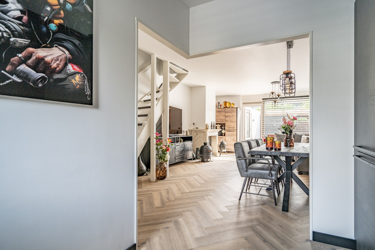 Tussenwoning te koop: Westlanderwerf 3, Leiden
