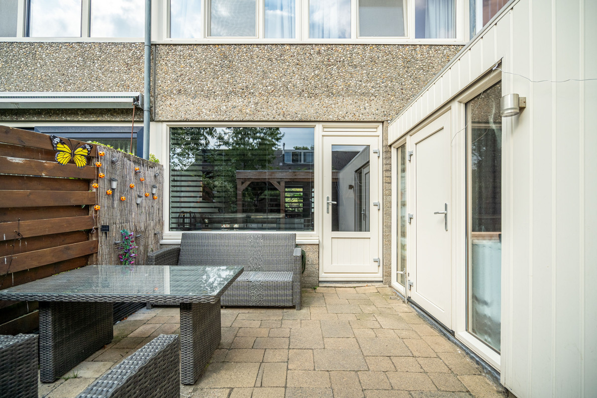 Tussenwoning te koop: Westlanderwerf 3, Leiden