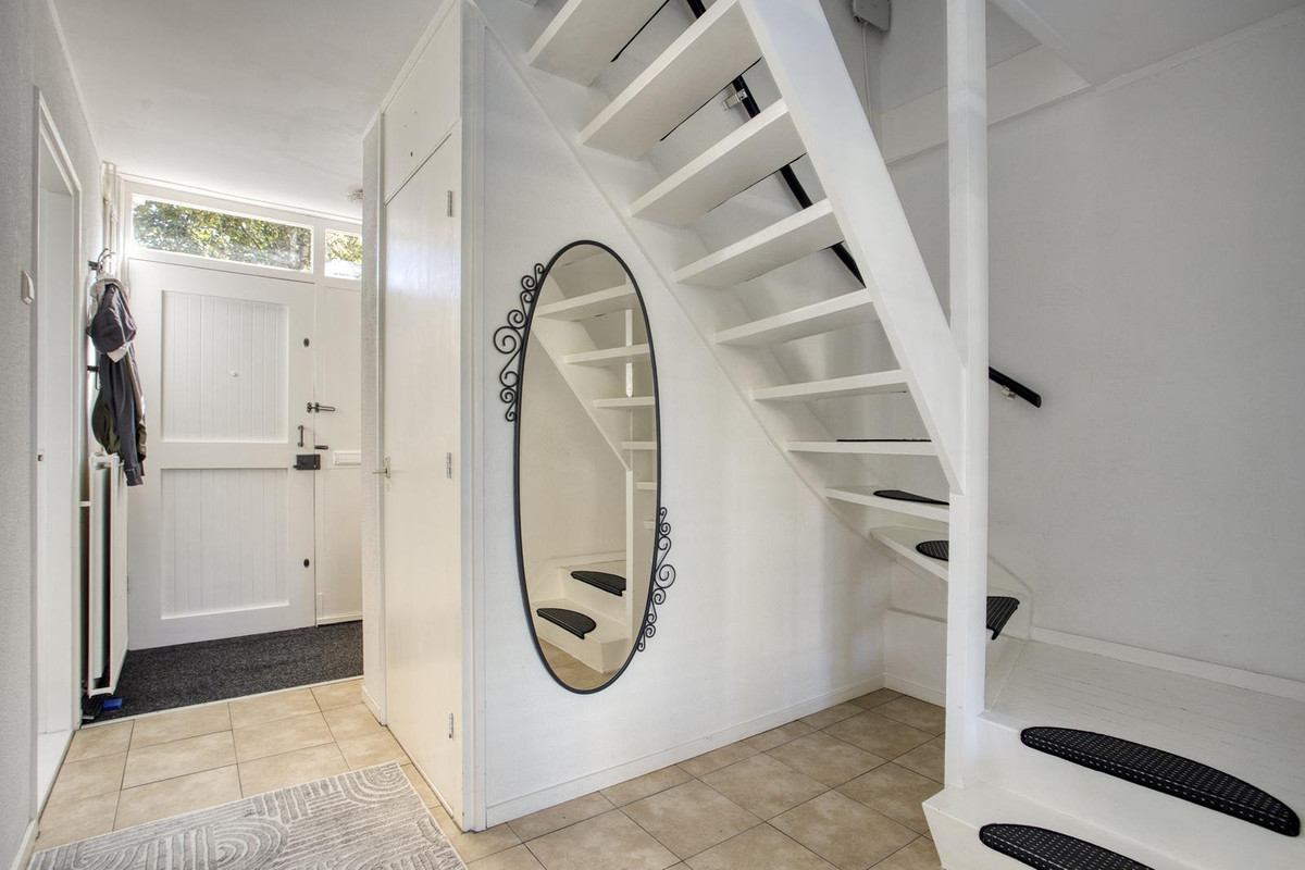 Tussenwoning te koop: De Weer 5, Zaandam