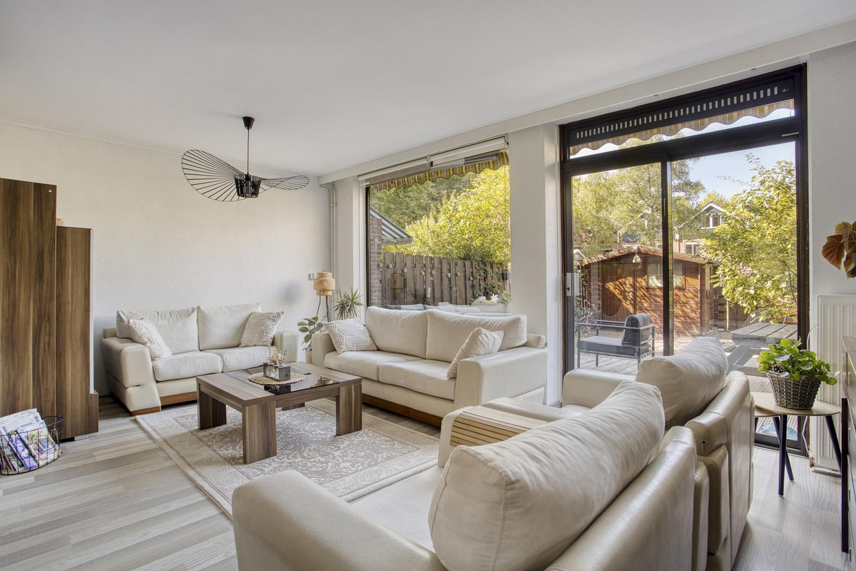 Tussenwoning te koop: De Weer 5, Zaandam
