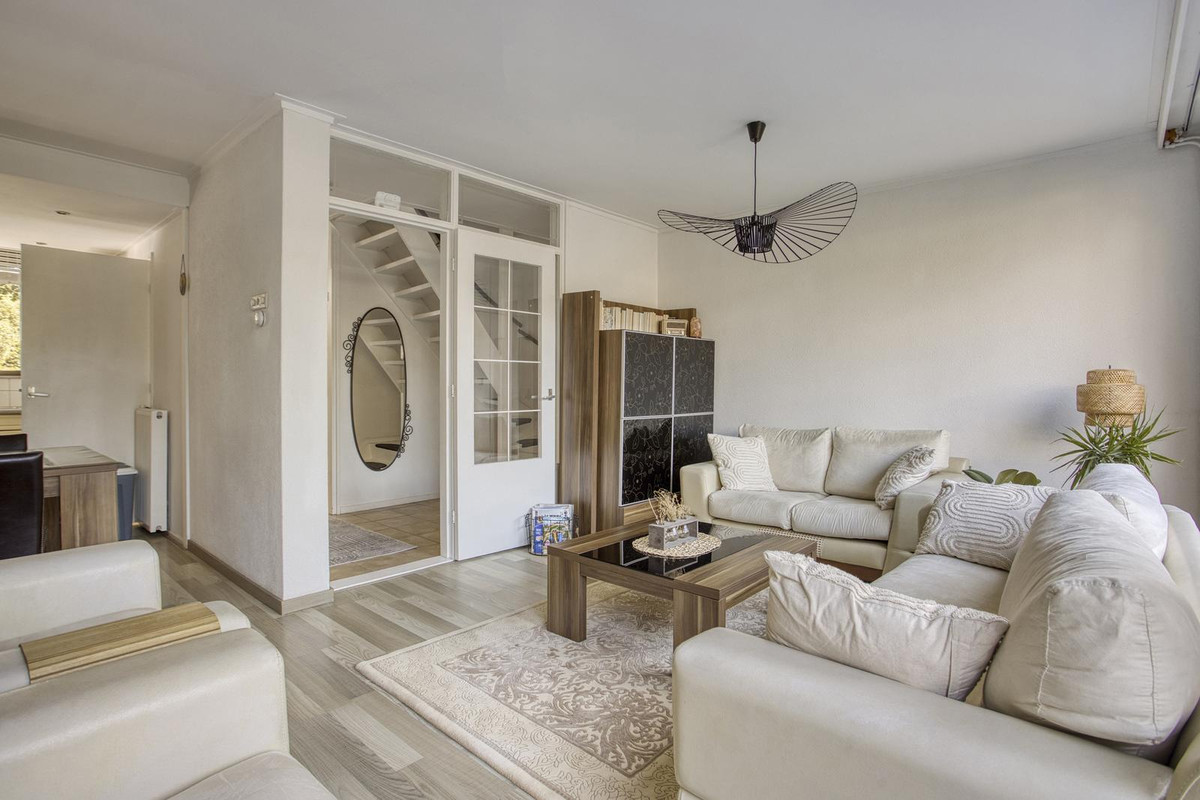 Tussenwoning te koop: De Weer 5, Zaandam