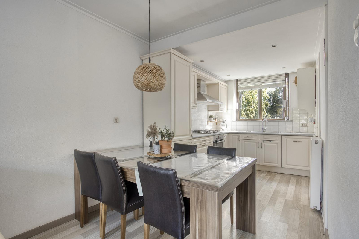 Tussenwoning te koop: De Weer 5, Zaandam