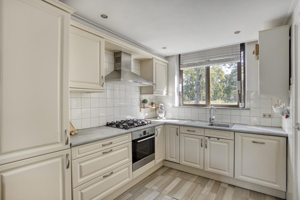 Tussenwoning te koop: De Weer 5, Zaandam