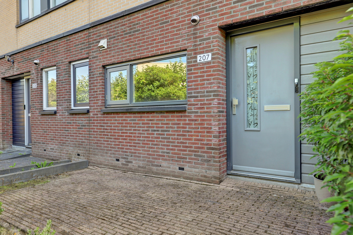 Tussenwoning te koop: Breitnerhof 207, Hoorn