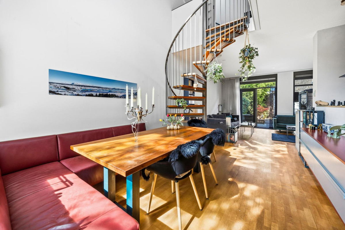 Tussenwoning te koop: Scholekstersingel 68, 'S-Gravenhage