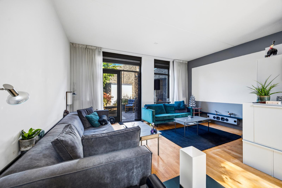Tussenwoning te koop: Scholekstersingel 68, 'S-Gravenhage