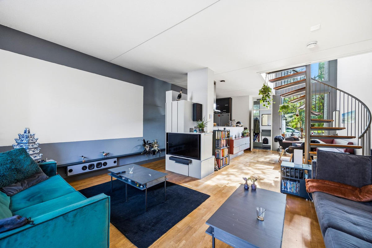 Tussenwoning te koop: Scholekstersingel 68, 'S-Gravenhage