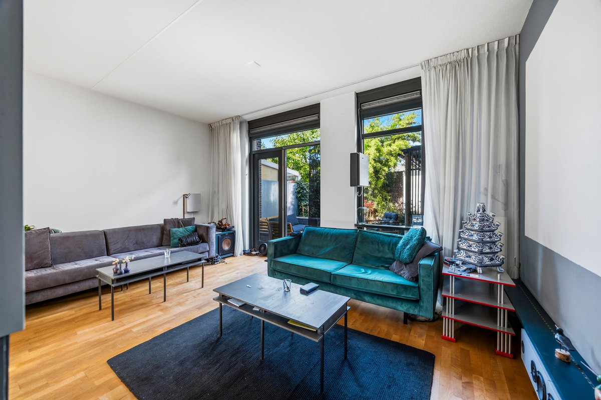 Tussenwoning te koop: Scholekstersingel 68, 'S-Gravenhage