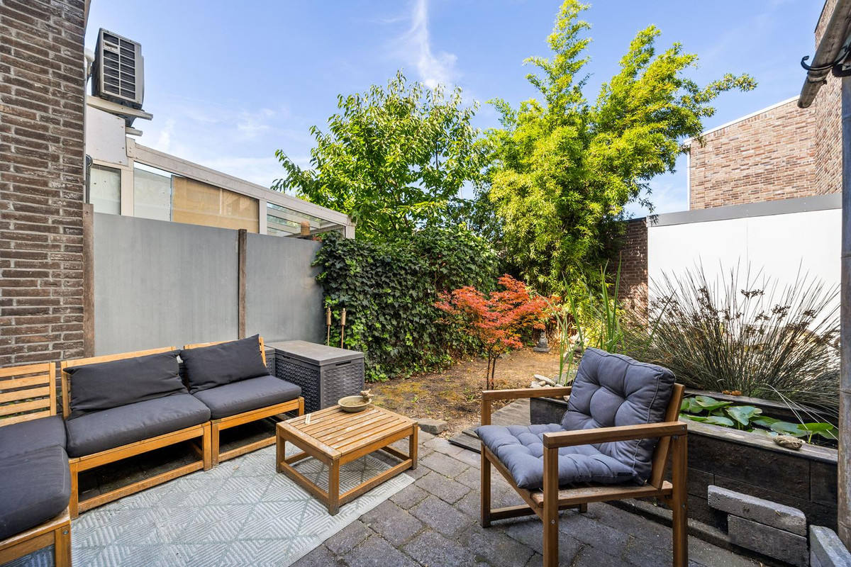 Tussenwoning te koop: Scholekstersingel 68, 'S-Gravenhage