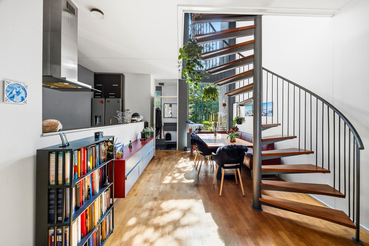 Tussenwoning te koop: Scholekstersingel 68, 'S-Gravenhage