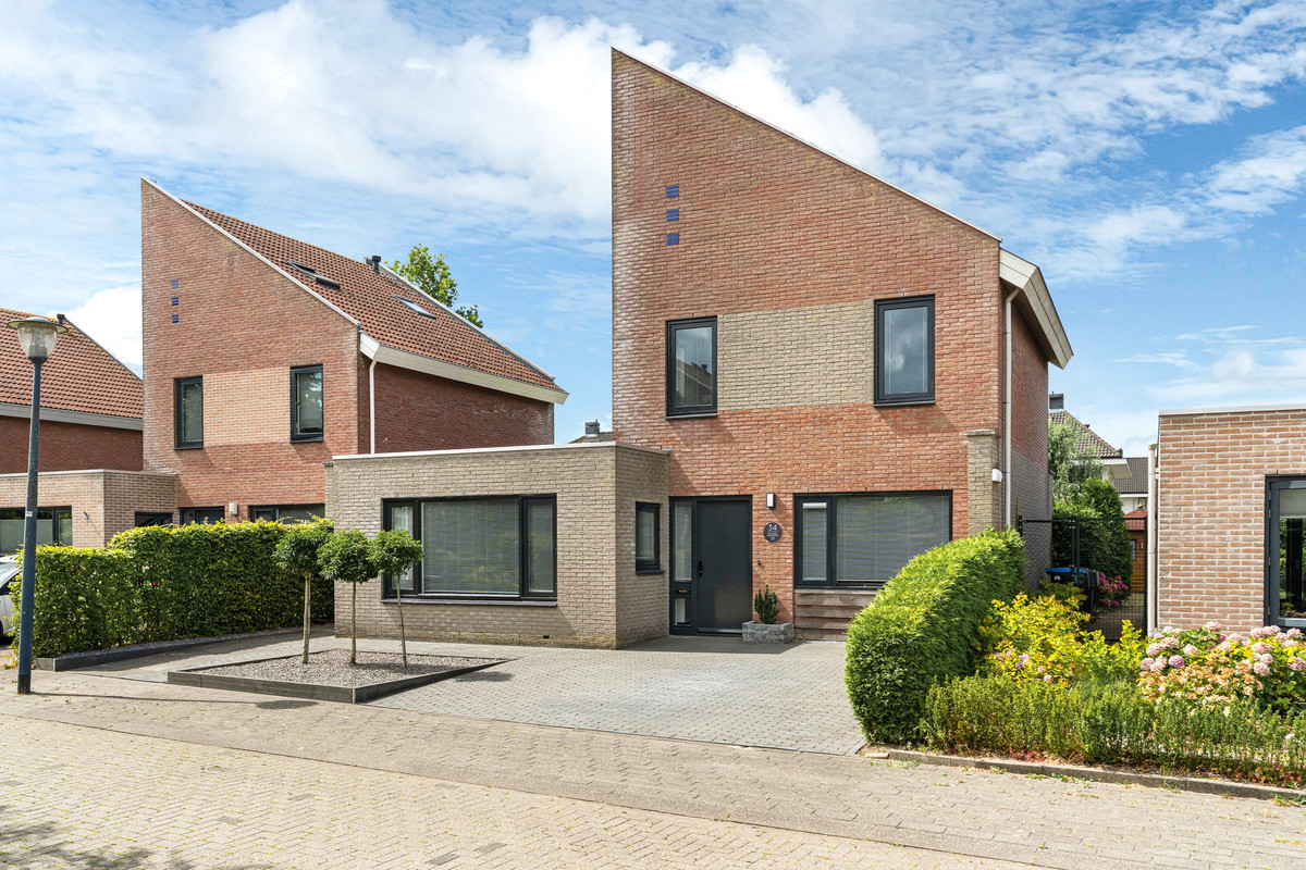 Vrijstaande woning te koop: Het Zool 34, Leeuwarden