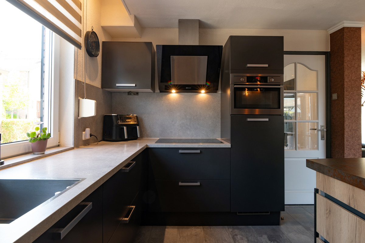 Twee-onder-één-kap te koop: Spechtstraat 2, Heerlen