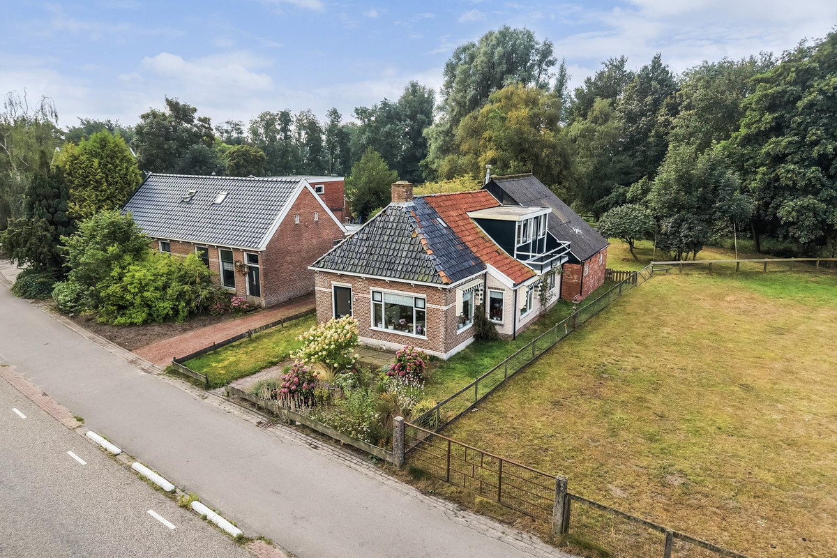 Vrijstaande woning te koop: De Kapelle 14, Rinsumageast