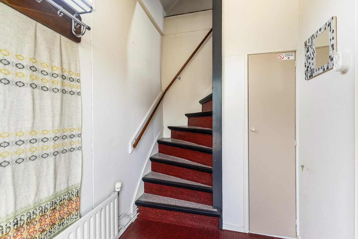 Vrijstaande woning te koop: De Kapelle 14, Rinsumageast