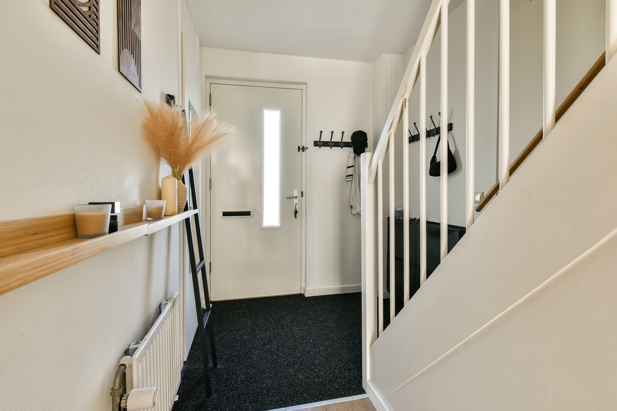 Tussenwoning te koop: Van Essendijk 163, 'S-Gravenhage