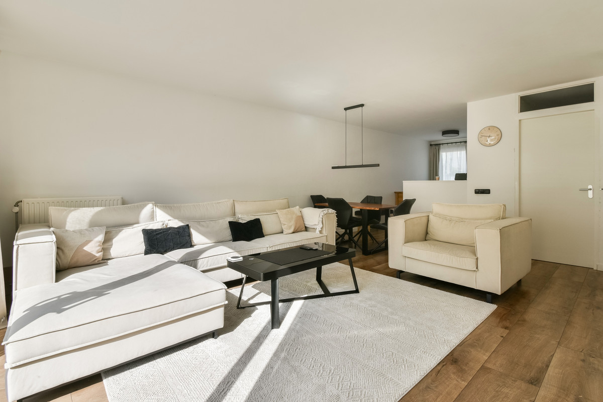 Tussenwoning te koop: Van Essendijk 163, 'S-Gravenhage
