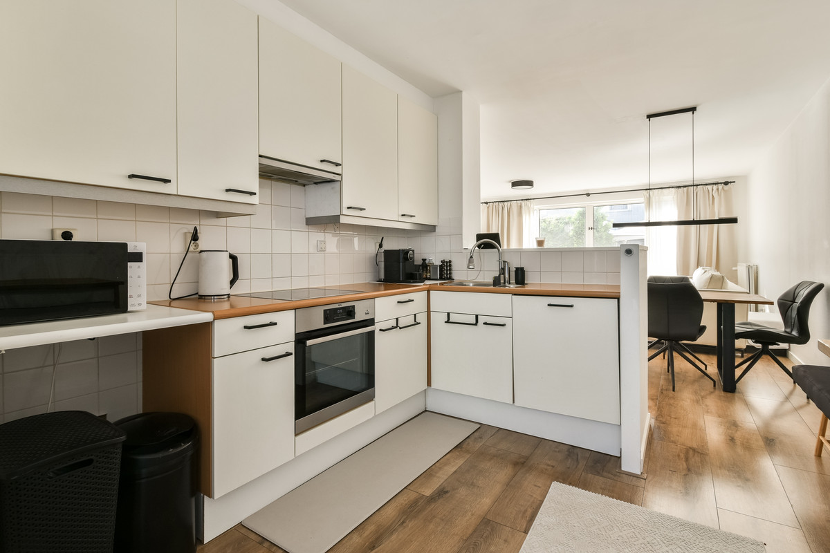 Tussenwoning te koop: Van Essendijk 163, 'S-Gravenhage
