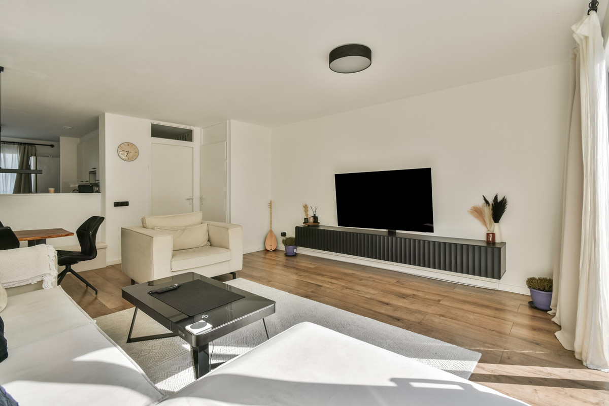Tussenwoning te koop: Van Essendijk 163, 'S-Gravenhage