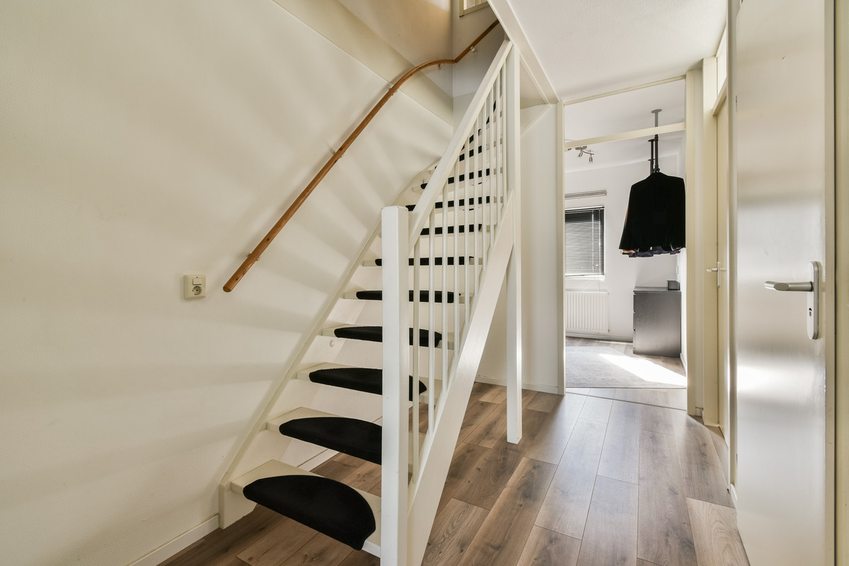 Tussenwoning te koop: Van Essendijk 163, 'S-Gravenhage