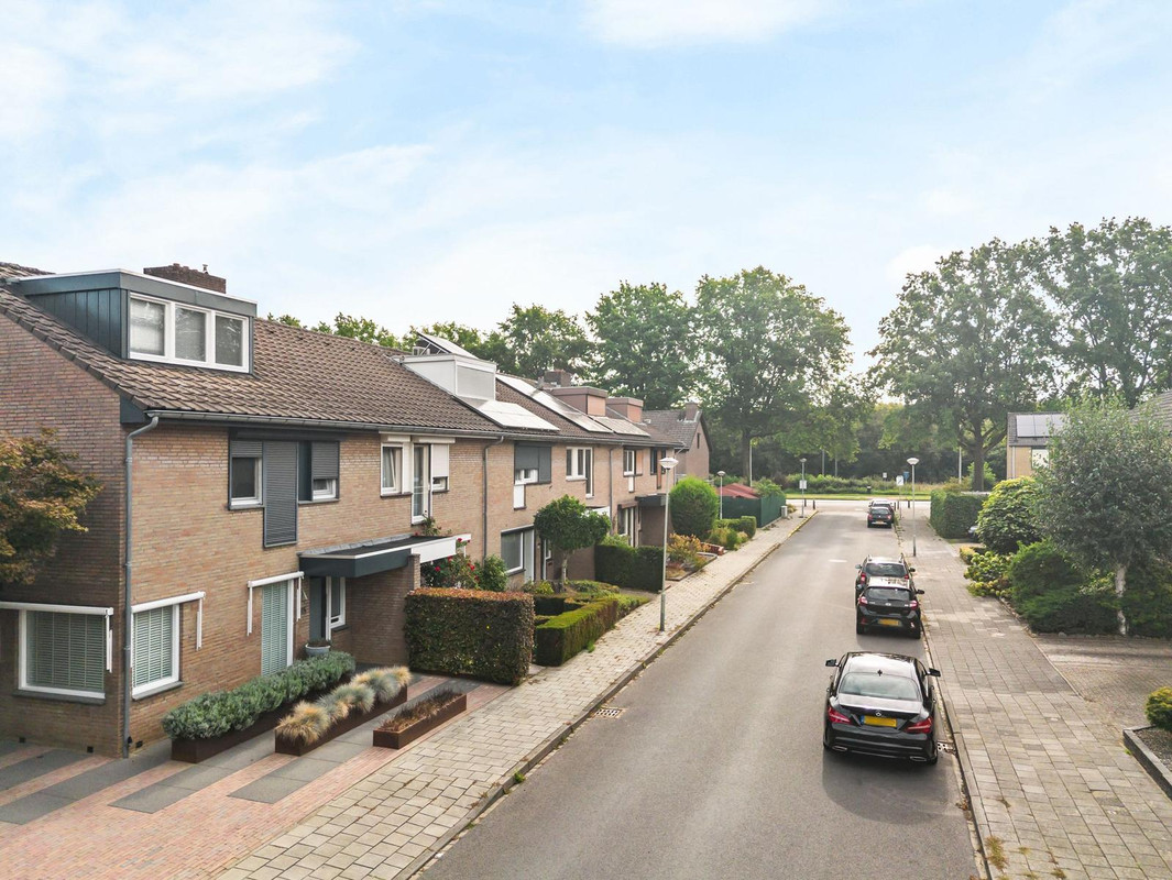 Tussenwoning te koop: Rennebeek 37, Geleen