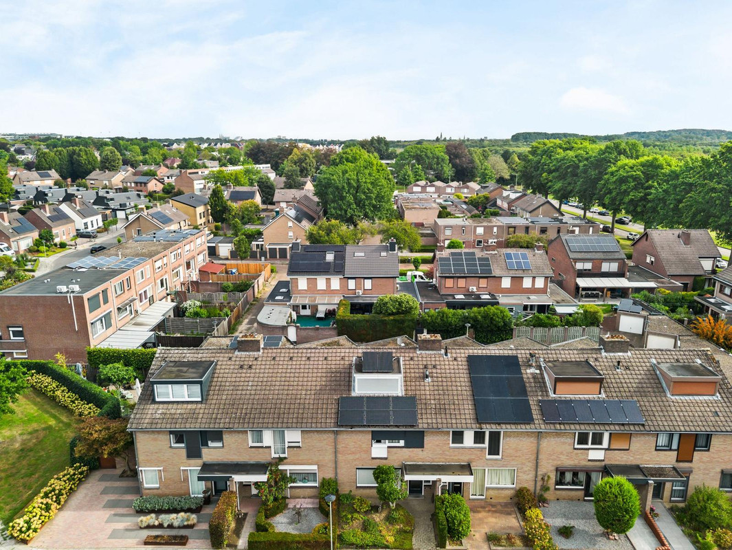 Tussenwoning te koop: Rennebeek 37, Geleen