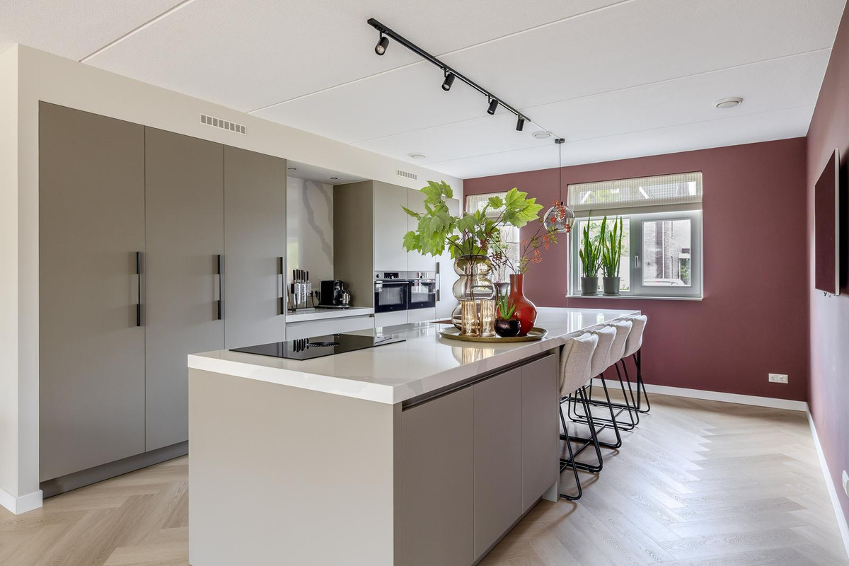 Tussenwoning te koop: Perengaard 32, Nieuw-Beijerland