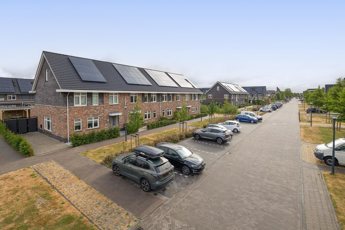 Tussenwoning te koop: Perengaard 32, Nieuw-Beijerland