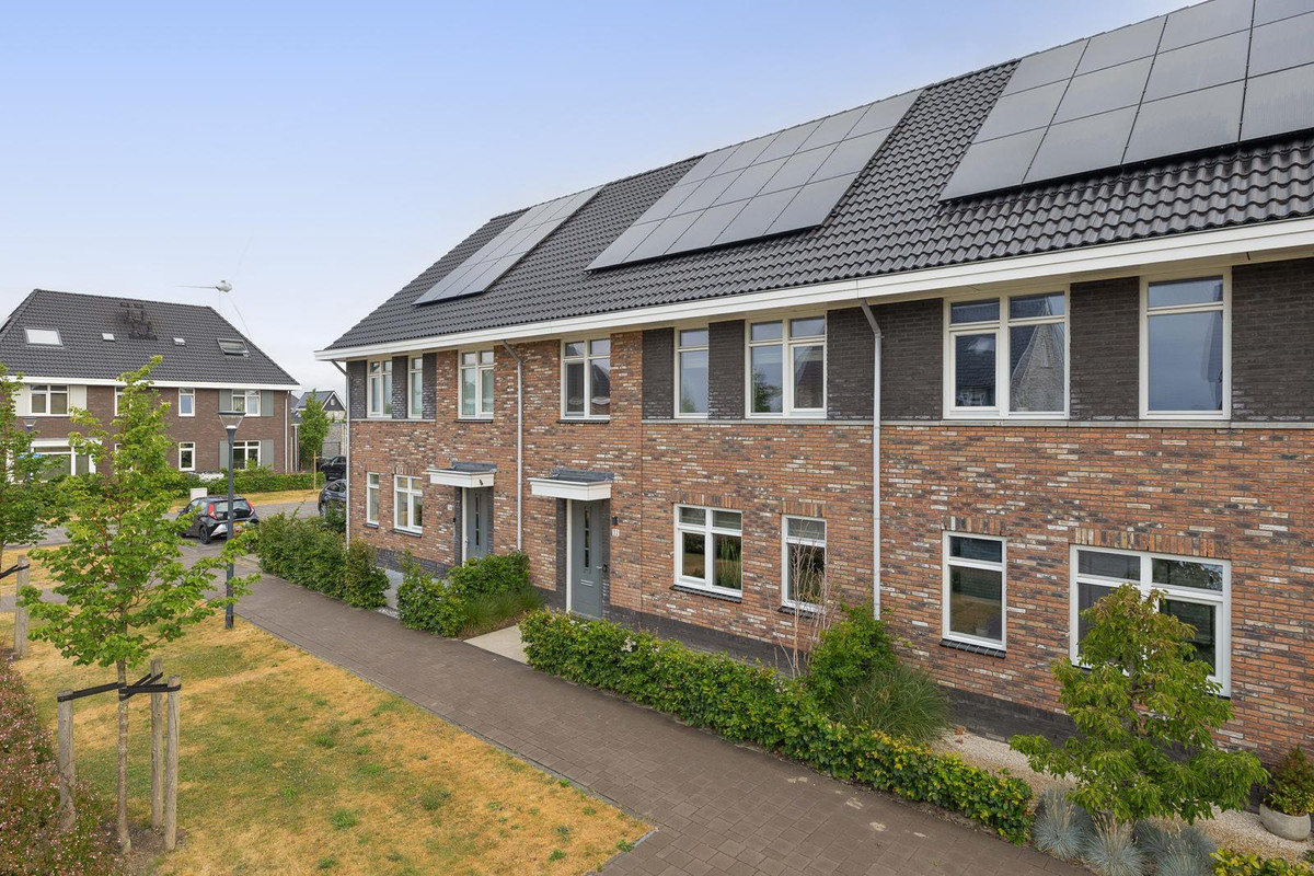 Tussenwoning te koop: Perengaard 32, Nieuw-Beijerland