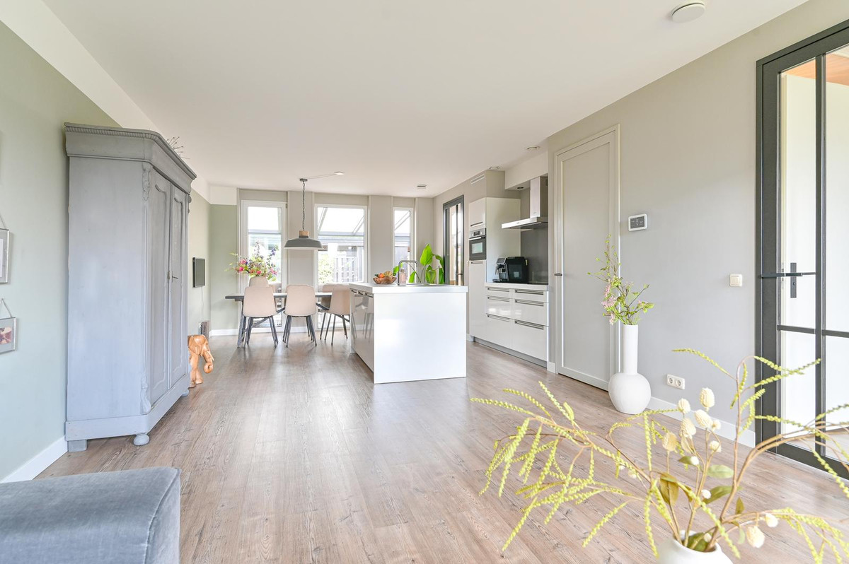 Tussenwoning te koop: Wega 9, Hoogeveen