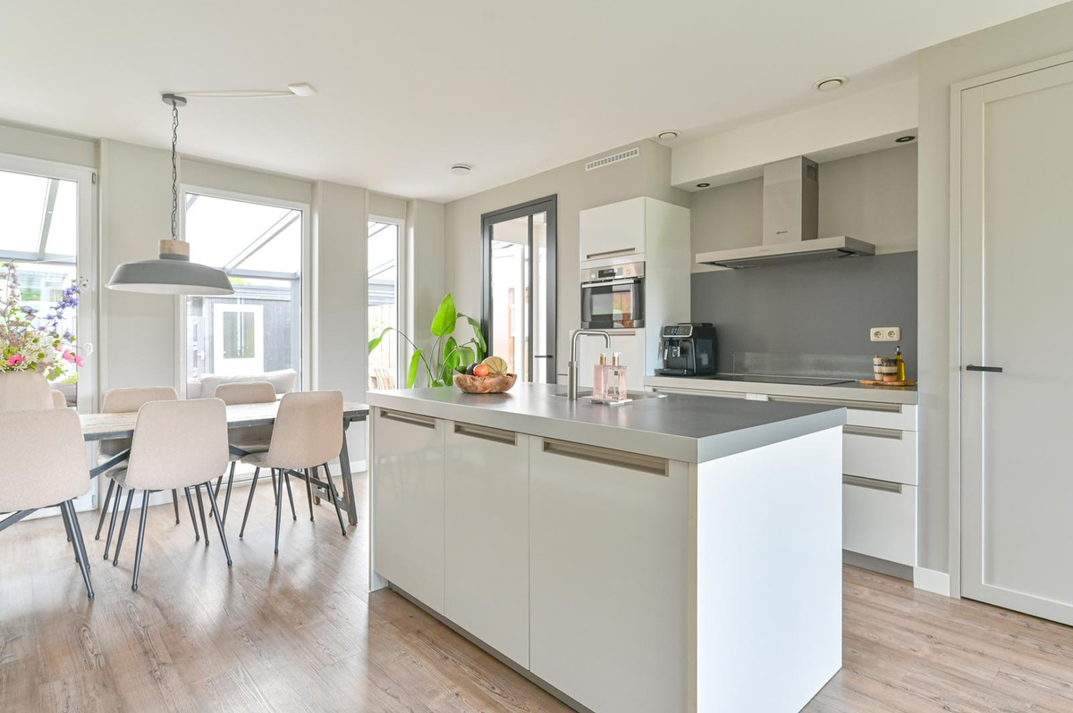 Tussenwoning te koop: Wega 9, Hoogeveen