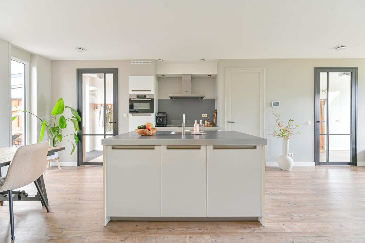 Tussenwoning te koop: Wega 9, Hoogeveen