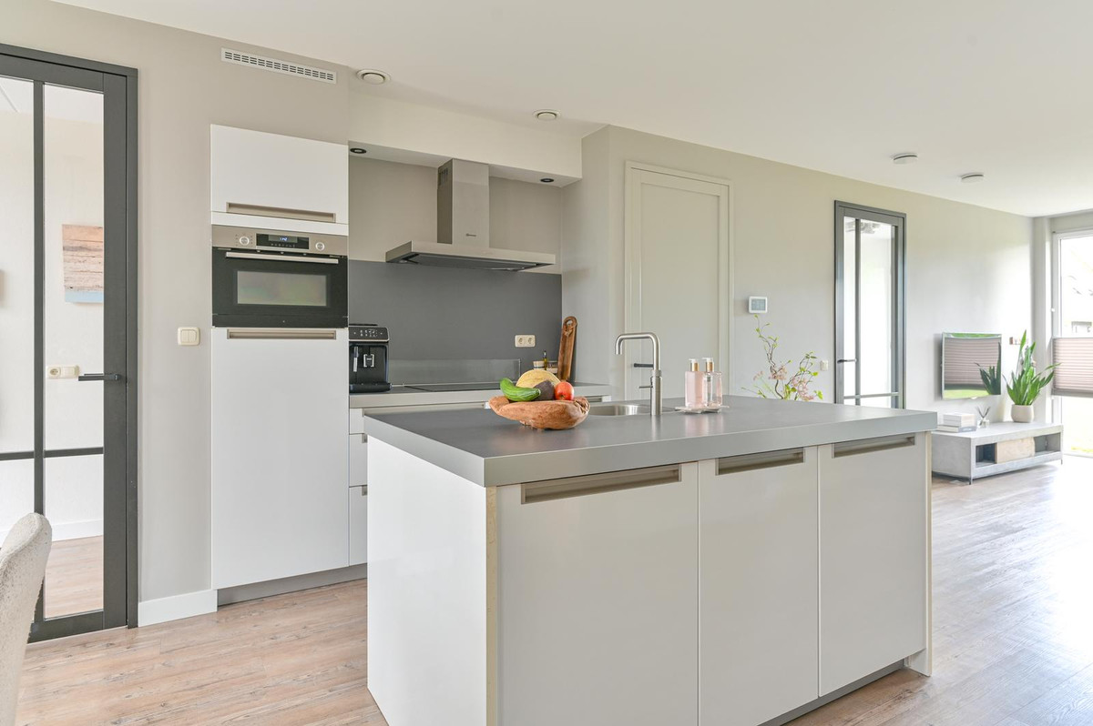 Tussenwoning te koop: Wega 9, Hoogeveen
