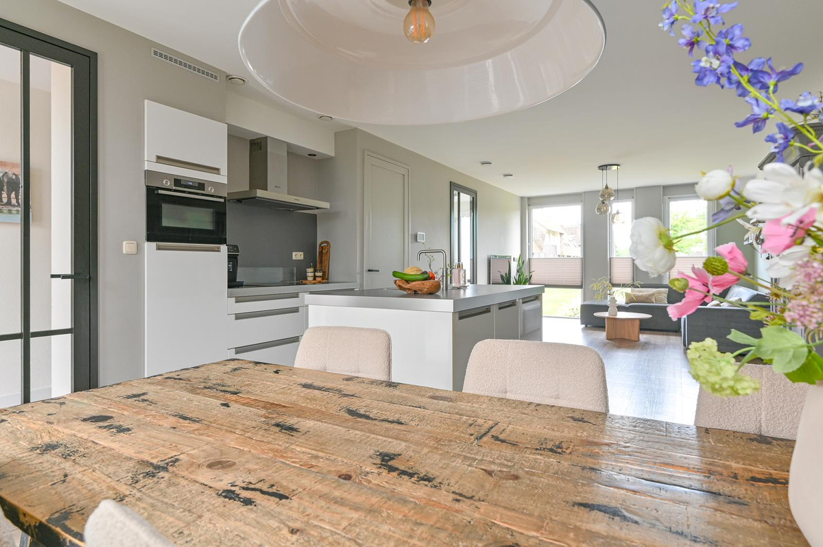 Tussenwoning te koop: Wega 9, Hoogeveen