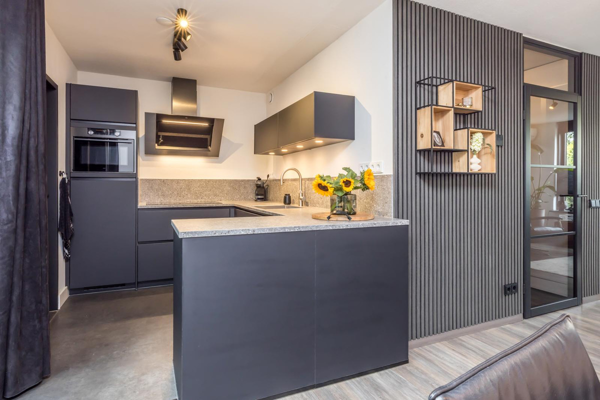 Tussenwoning te koop: Kasteelstraat 15, Amstenrade