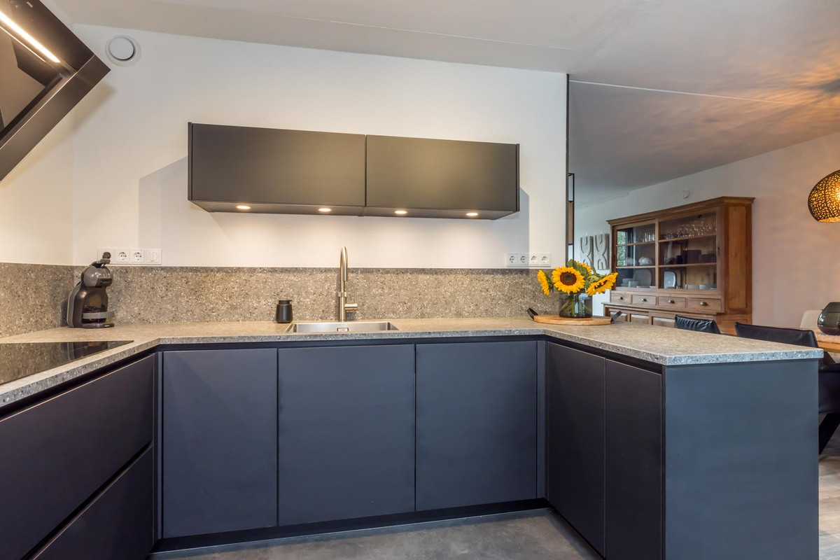 Tussenwoning te koop: Kasteelstraat 15, Amstenrade