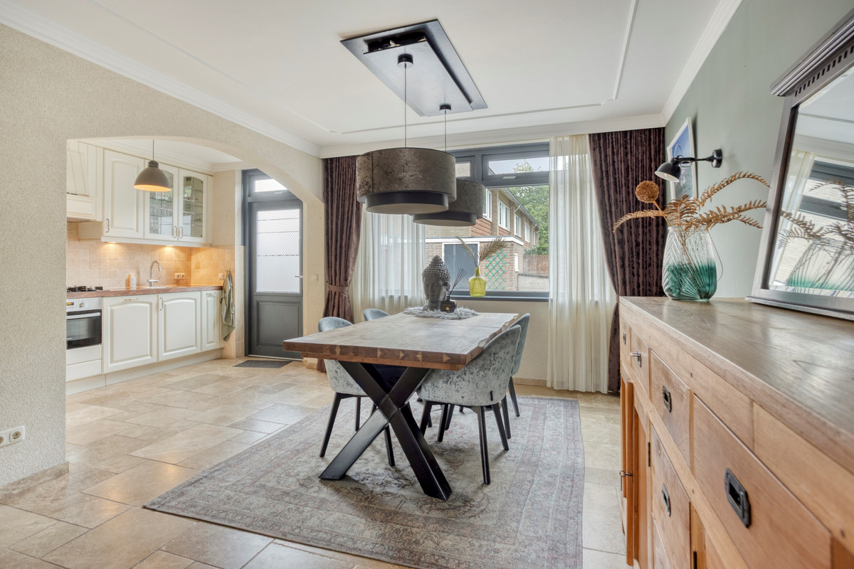 Tussenwoning te koop: Azurietstraat 26, Nijmegen