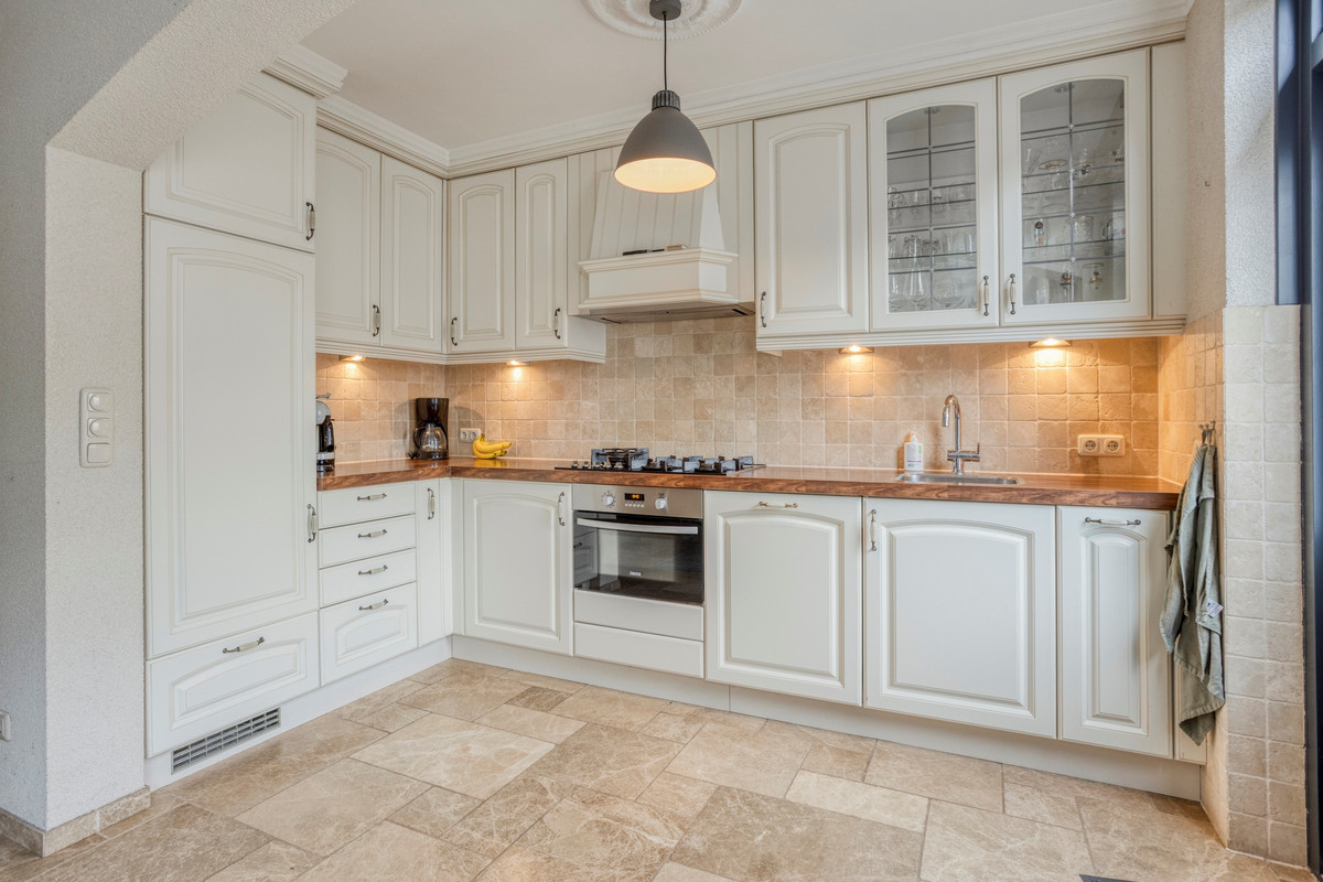 Tussenwoning te koop: Azurietstraat 26, Nijmegen