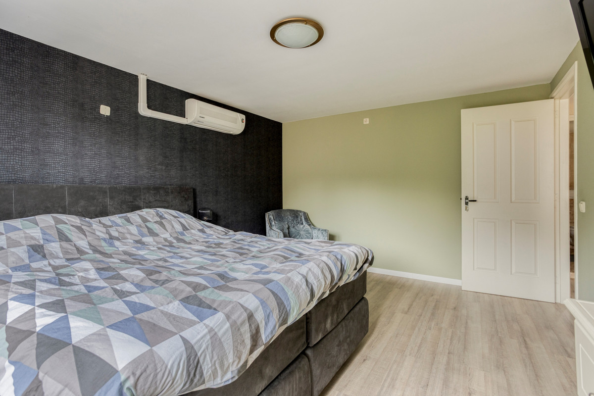 Tussenwoning te koop: Azurietstraat 26, Nijmegen
