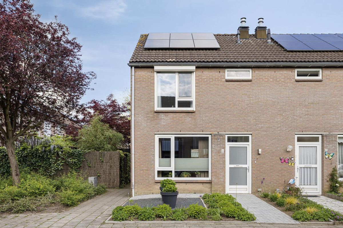 Hoekwoning te koop: Padbree 1, Haaksbergen