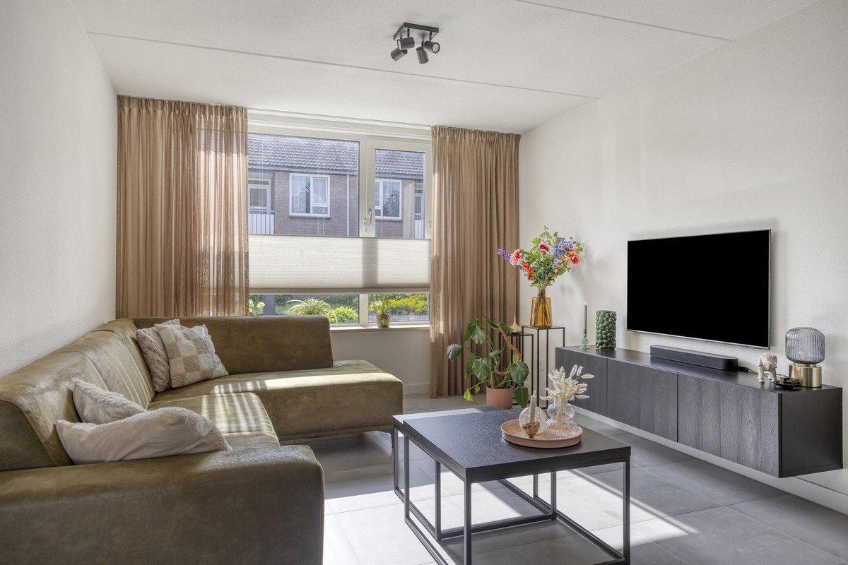 Hoekwoning te koop: Padbree 1, Haaksbergen