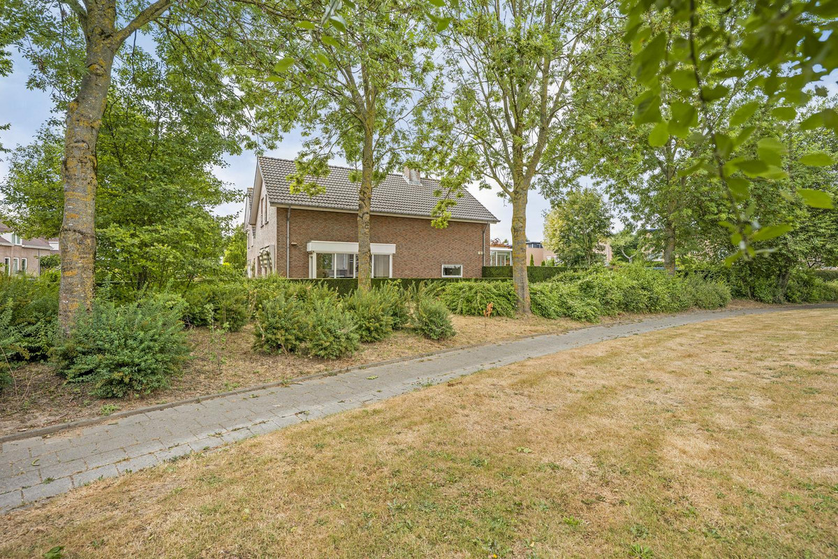 Vrijstaande woning te koop: Komeetlaan 62, Sittard