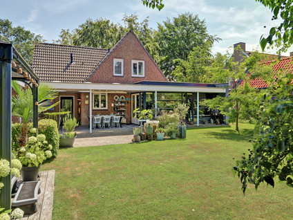 D'n Grote Aard 15