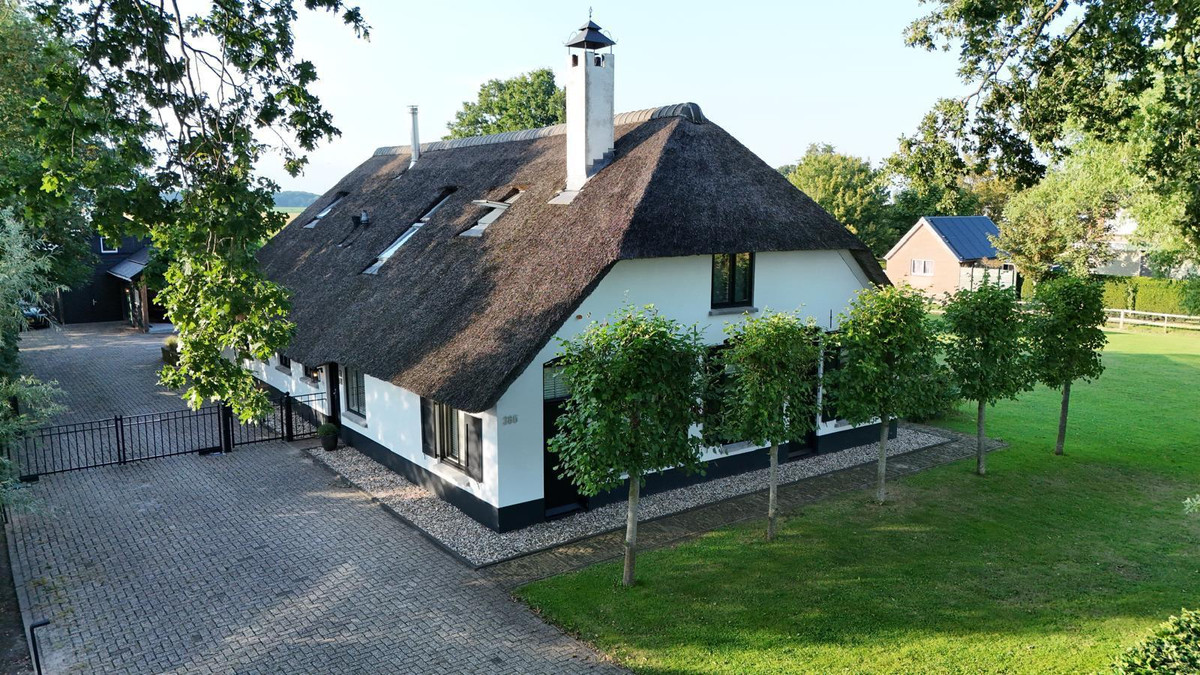 Vrijstaande woning te koop: Zuiderzeestraatweg 386, Oldebroek